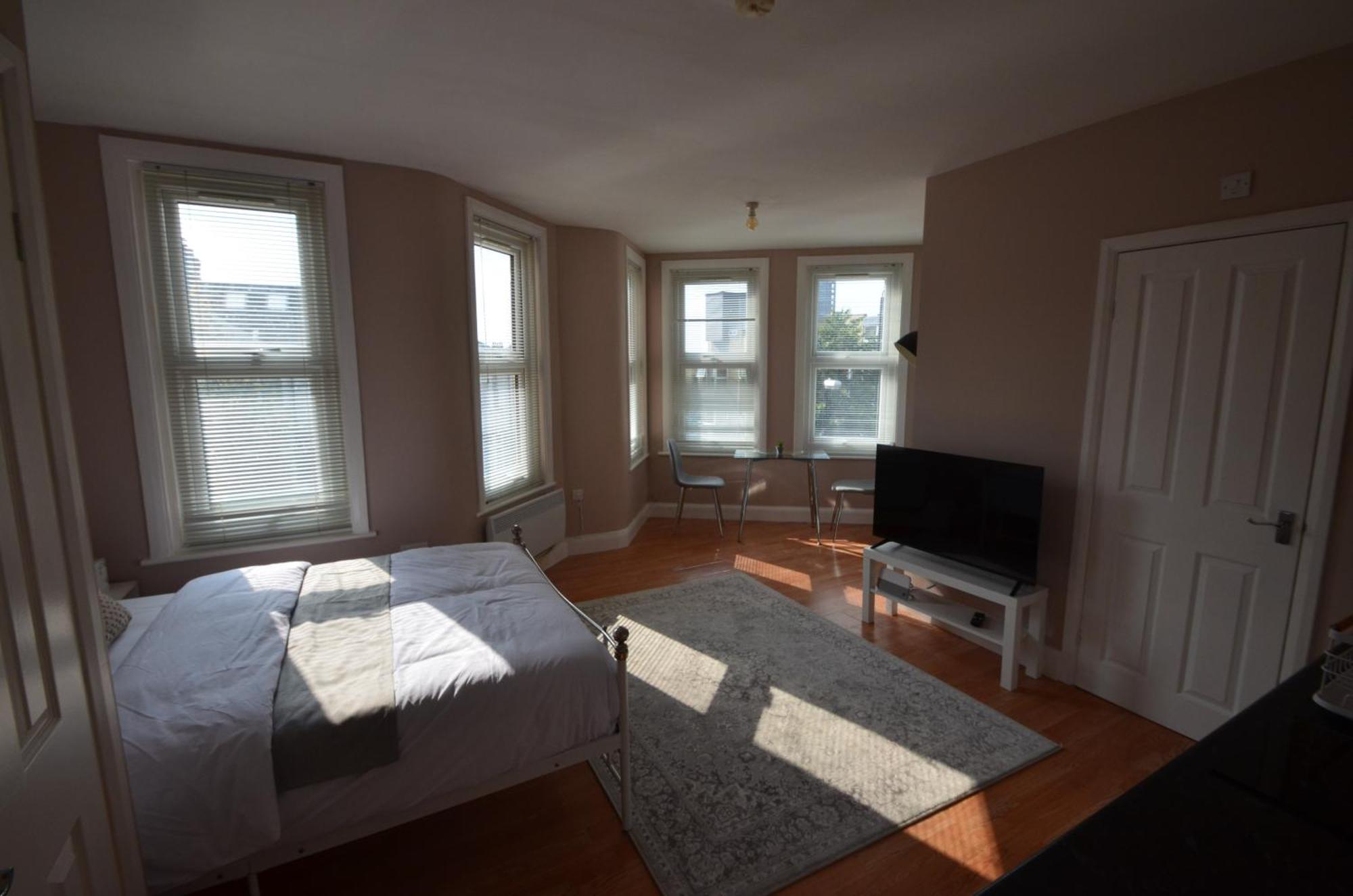 In The Heart Of Walthamstow Village Apartment *